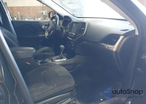 2016 Jeep Cherokee Latitude z USA, uszkodzony, nr VIN 1C4PJMCS3GW241848